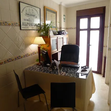 Conil - Con Bano Privado En El Centro De Conil Гостевой дом 3*